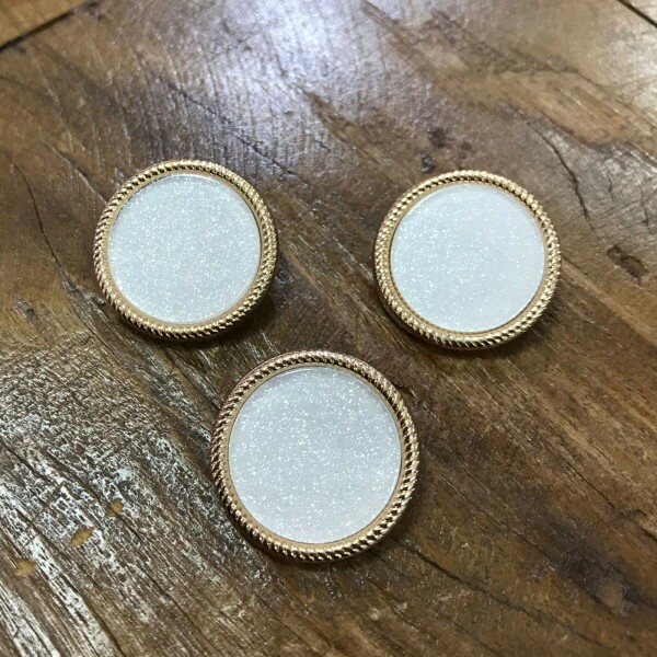 Botão Dourado/Branco Resinado Glitter Grande